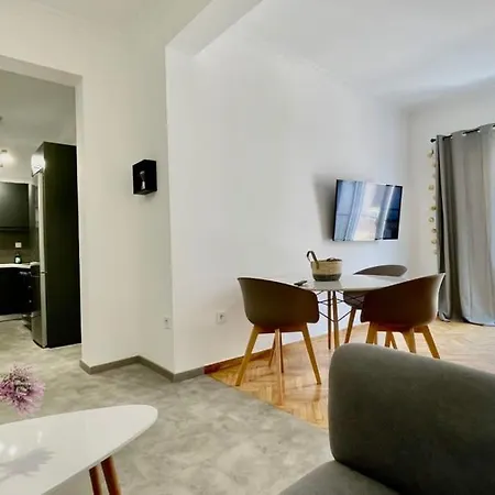 Stylish Spacious Apt At The Centre Of Monastiraki *